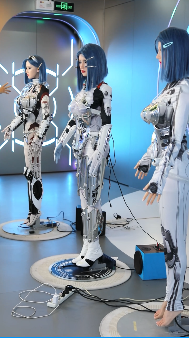 火星美女機器人群舞表演
