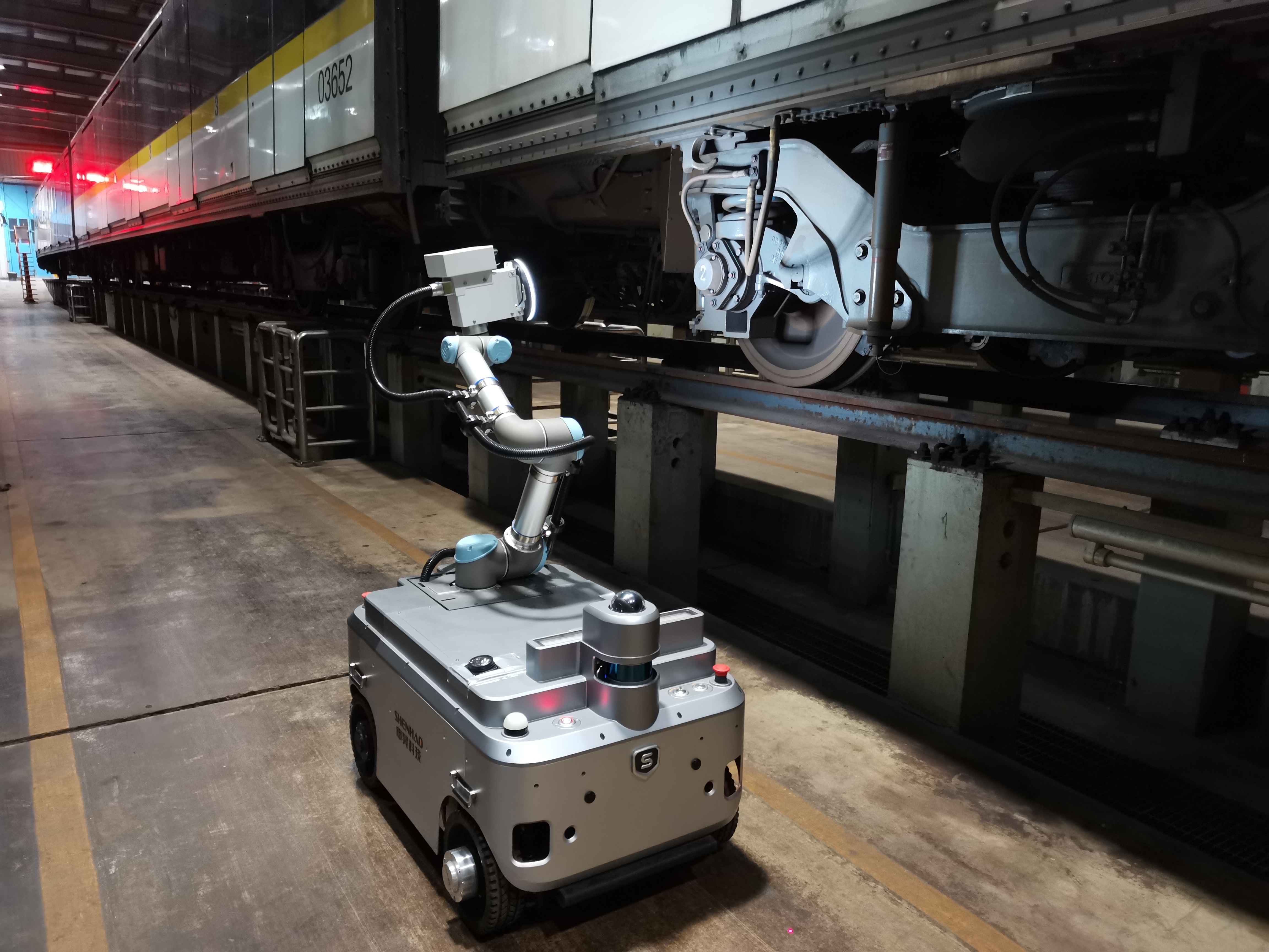 列車車底檢測機(jī)器人